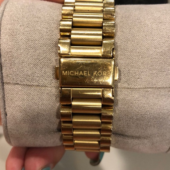Michael Kors Gold Watch - Picture 4 of 4